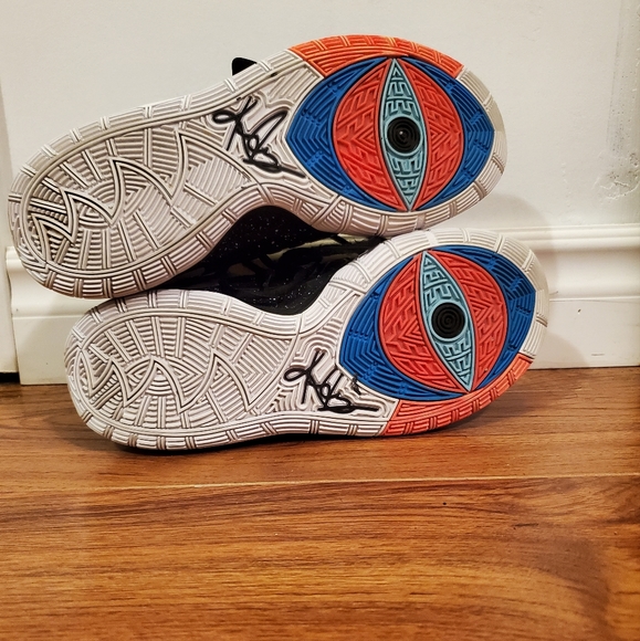 Nike Kyrie 6 Jet Black White - Picture 3 of 6